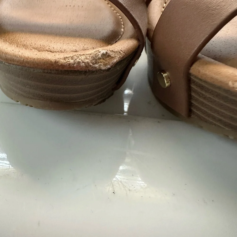 Kenneth Cole Heels - Picture 4 of 5